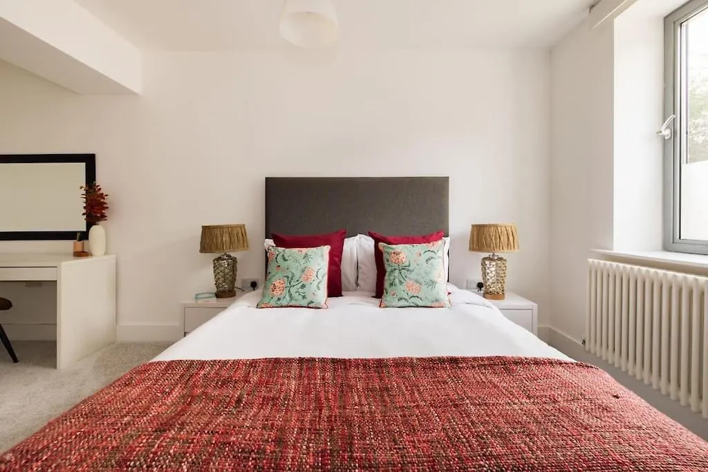 Wild Roses Serviced Apartments - Borough London