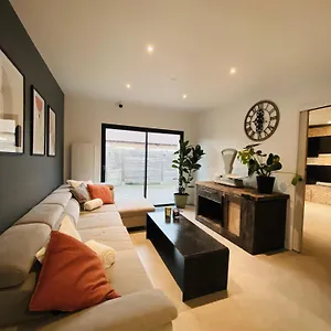 The Share House Homestay Tille